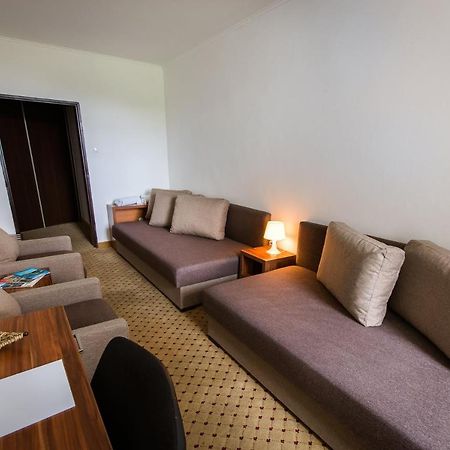 Hotel Merkur Kaluža المظهر الخارجي الصورة