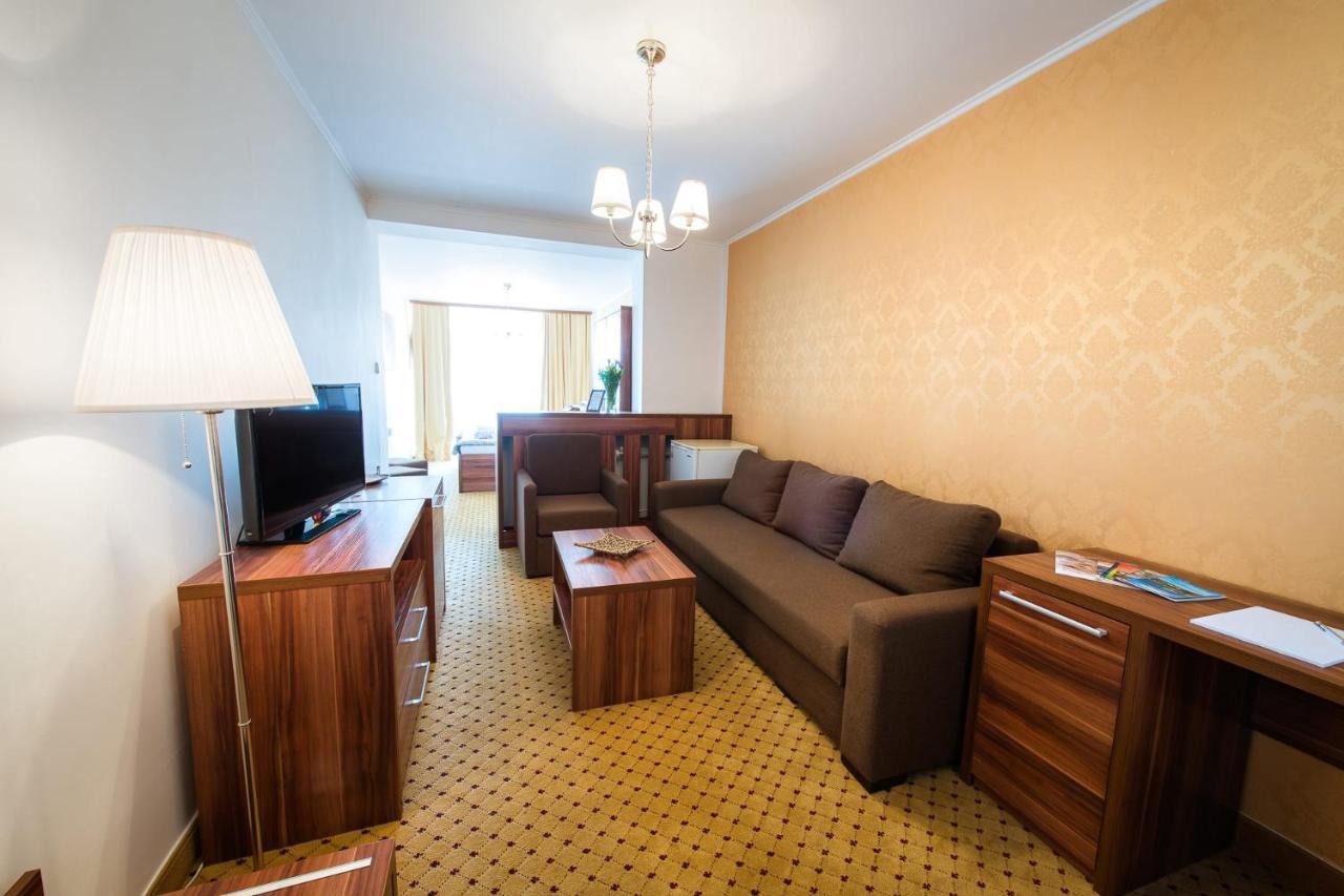 Hotel Merkur Kaluža المظهر الخارجي الصورة