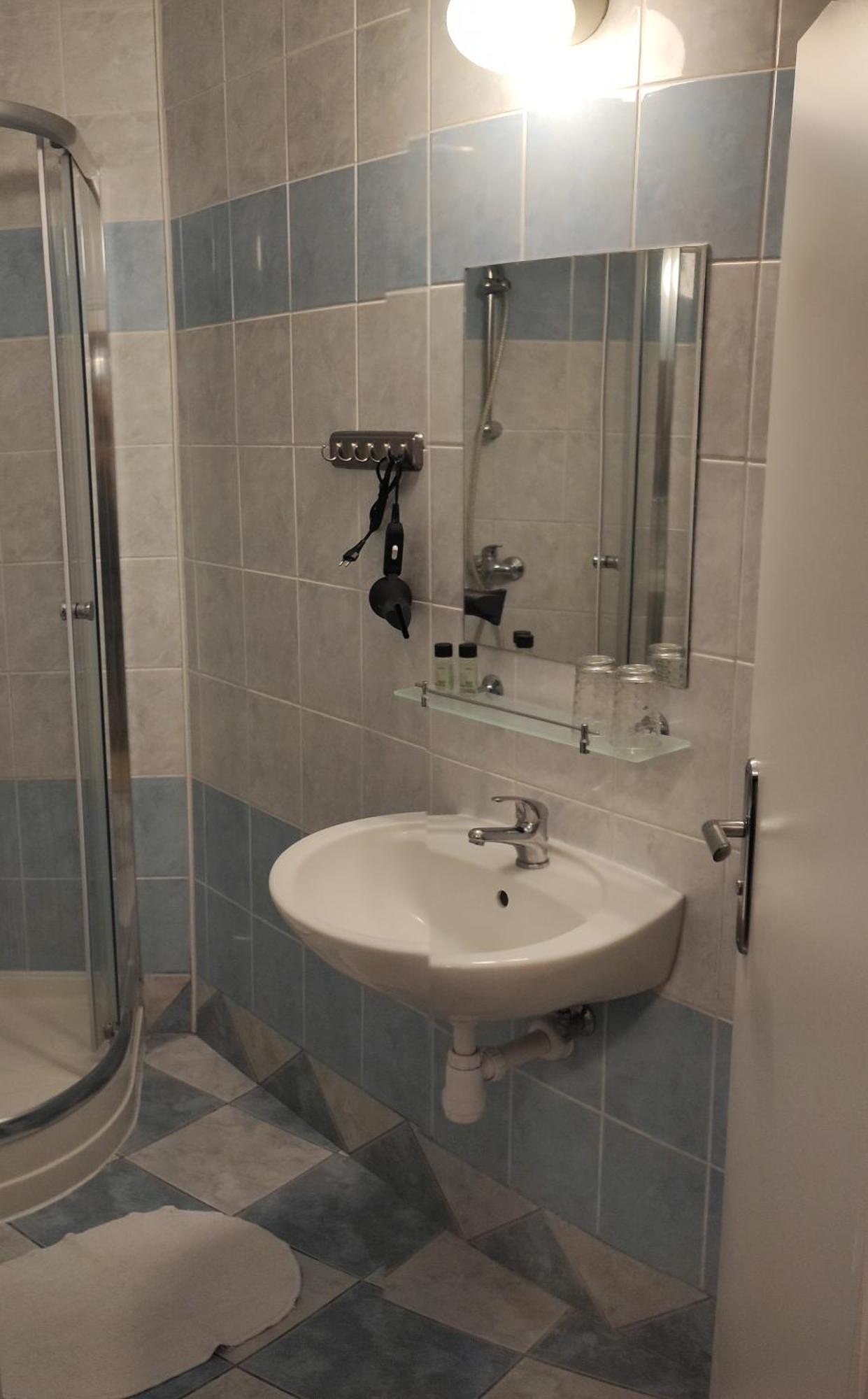 Hotel Merkur Kaluža المظهر الخارجي الصورة